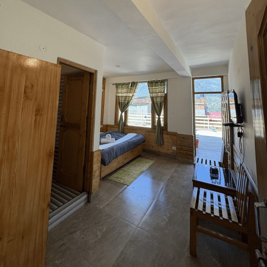 Best Hotels in Manali with Bathtub