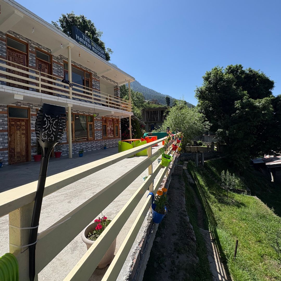 swimming pool hotel in manali​