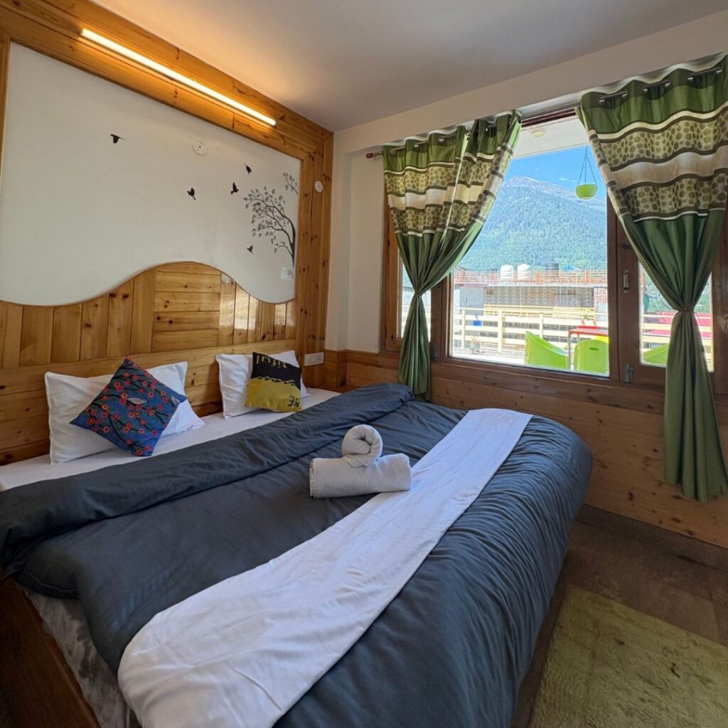 Cheapest Hotel in Manali Mall Road​ | 5 star hotels in Manali with swimming pool | Best 4 Star Hotel in Manali