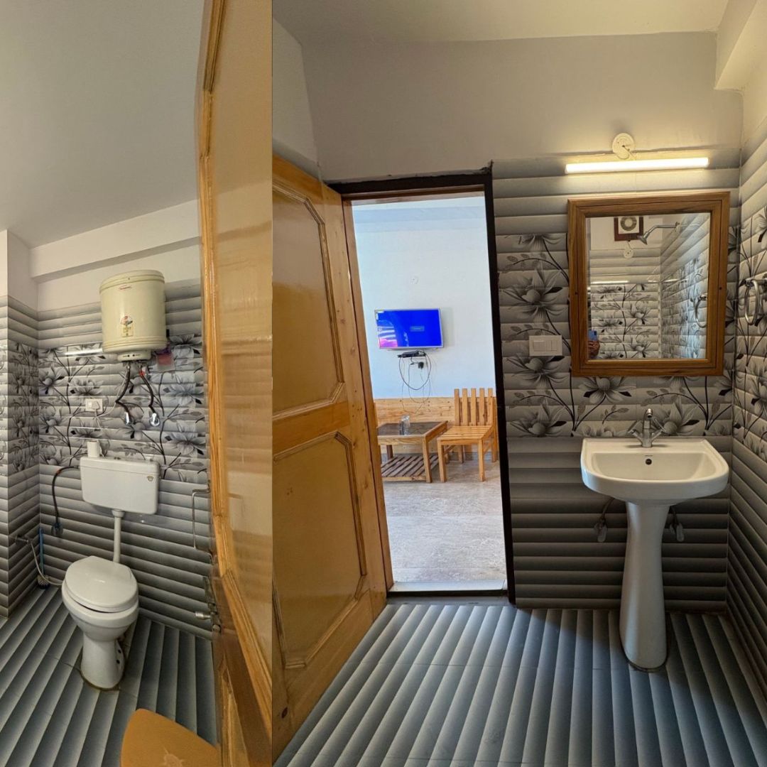 best hotel in manali for honeymoon​